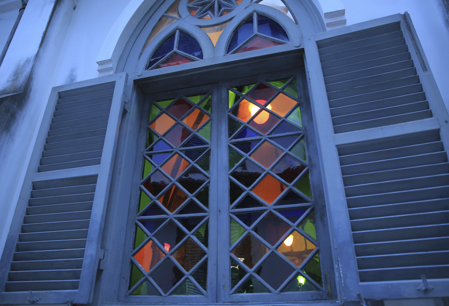 長崎と天草地方の潜伏キリシタン関連遺産：大浦天主堂のステンドグラス