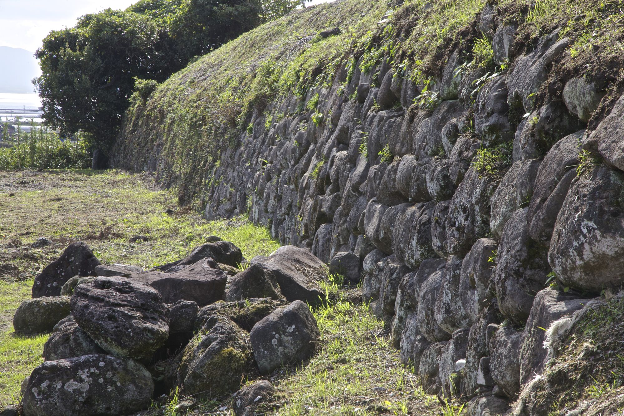 长崎与天草地区的基督教相关遗产：残留于日野江城二之丸遗址的石城墙