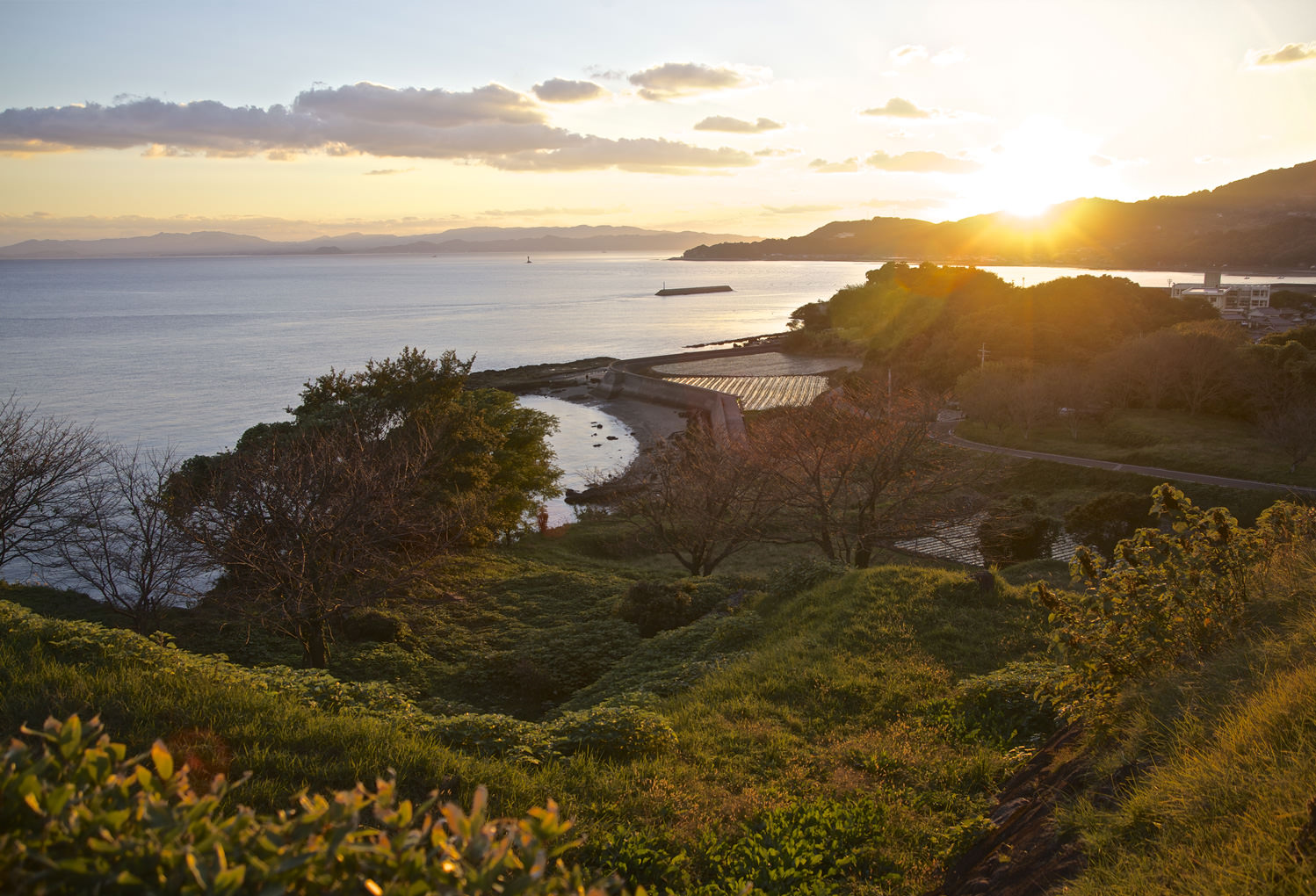 長崎と天草地方の潜伏キリシタン関連遺産：原城跡から沈む夕陽を見る